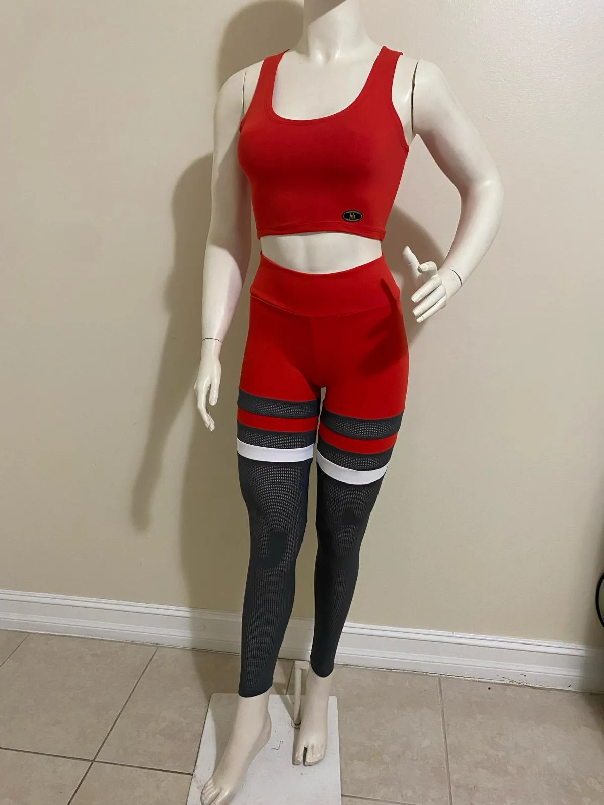 IRISFITNESS RED AND GRAY LEGGING AND RED TOP  SET NO RETURN