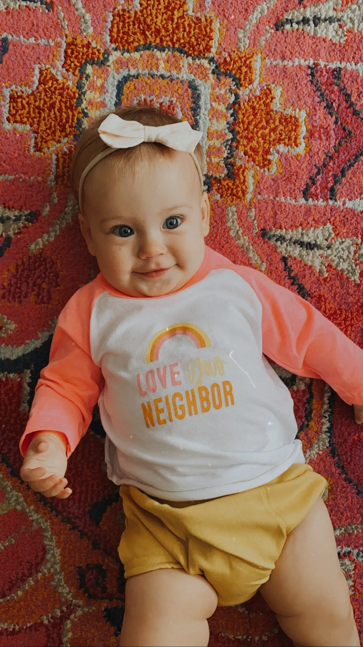 Love your neighbor - Baseball Tee