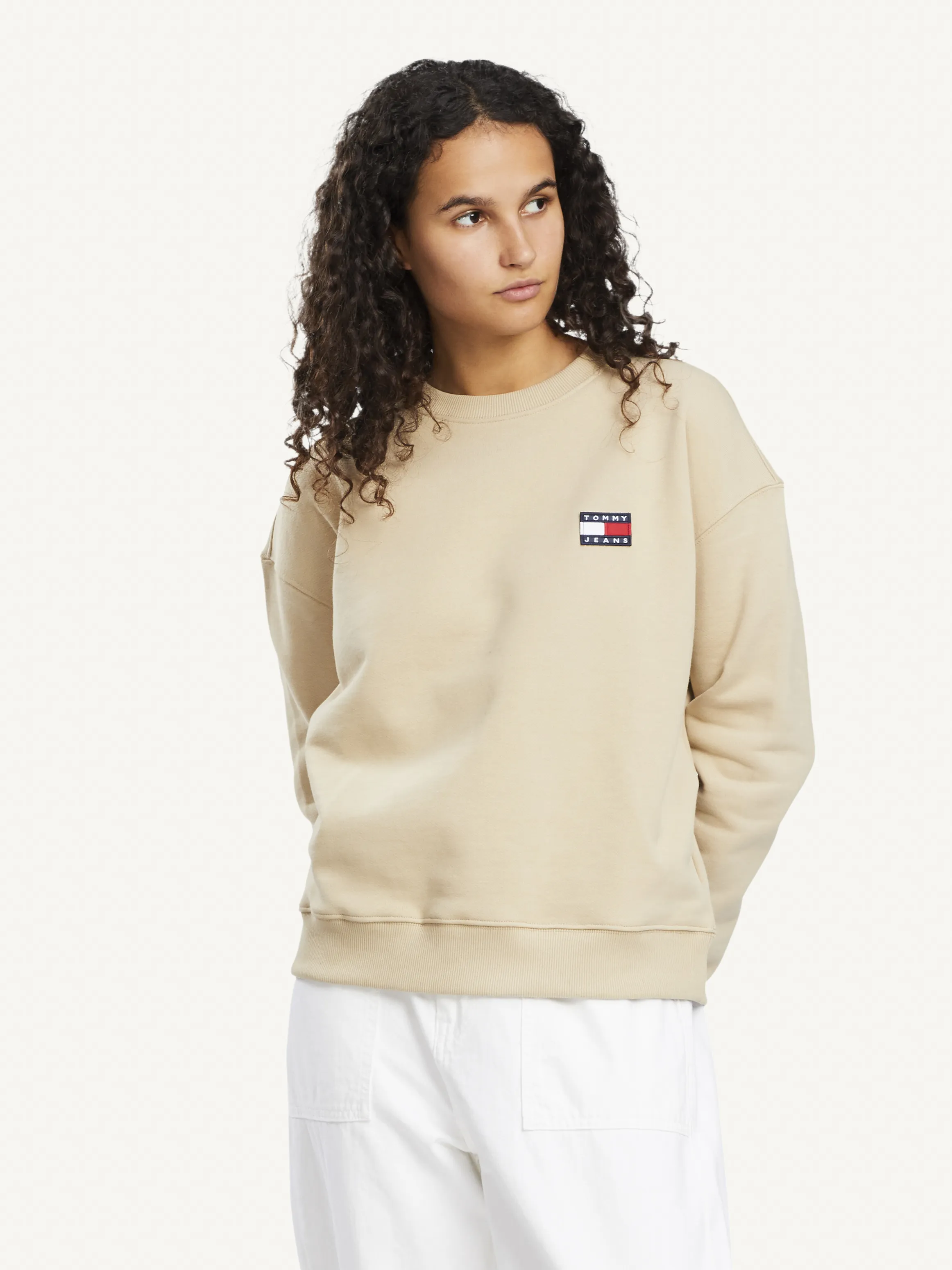 Tommy Jeans Badge Crew Sweatshirt | Sweatshirts & Hoodies | Tommy Hilfiger