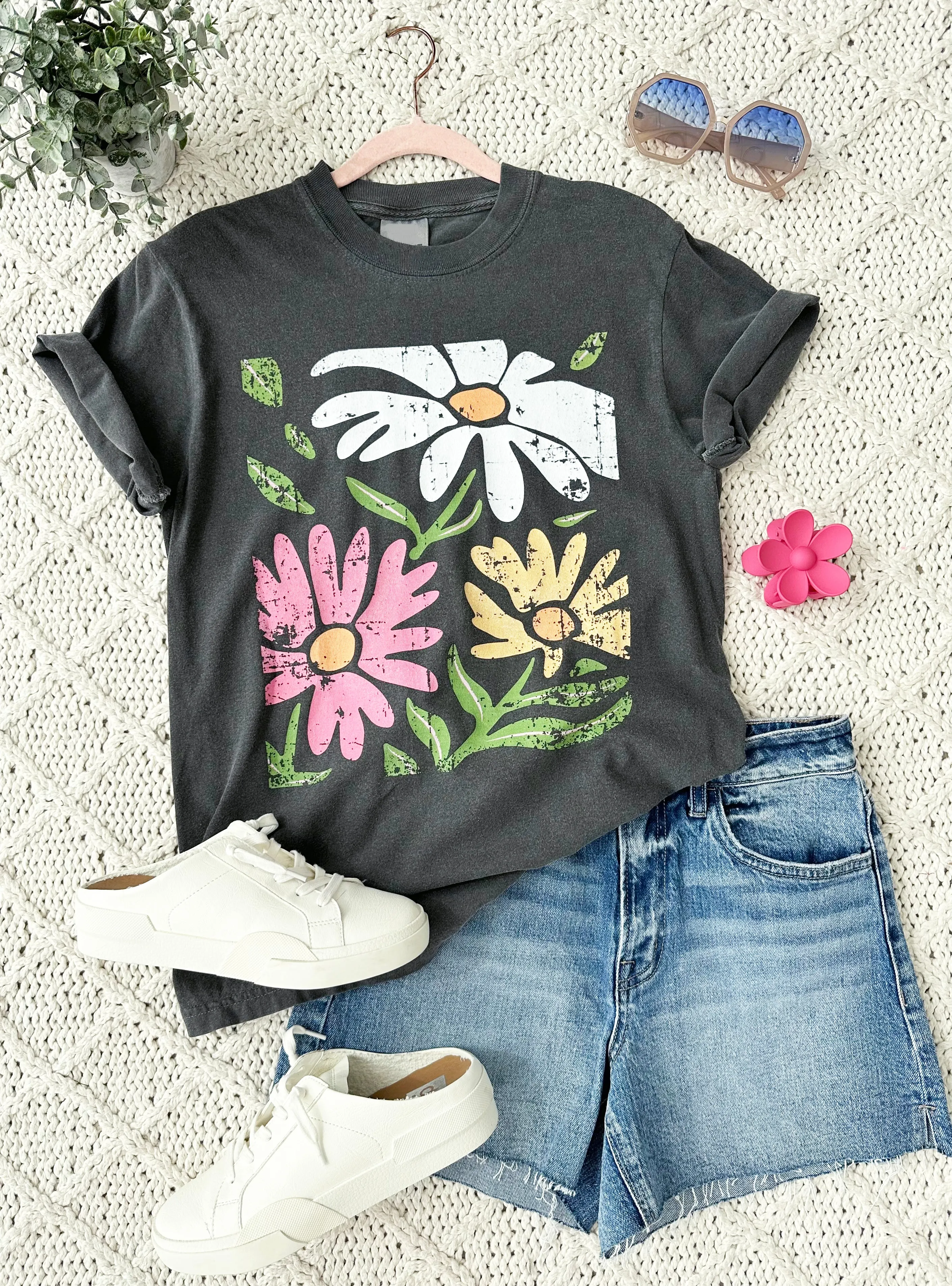 Vintage Daisies Tee